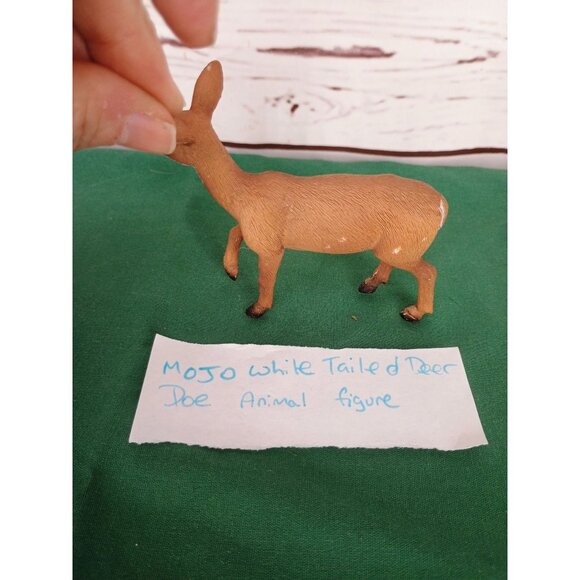 MOJO White Tailed Deer Doe Animal Figure 1014224‎ 2014 - Picture 3 of 5